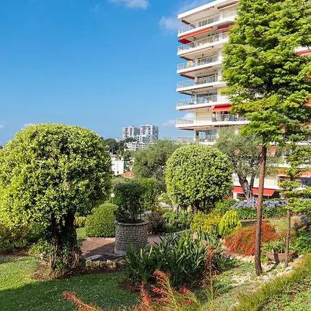 Sea View Large 2 Bdrs Swimming Pool & Parking Apartment
