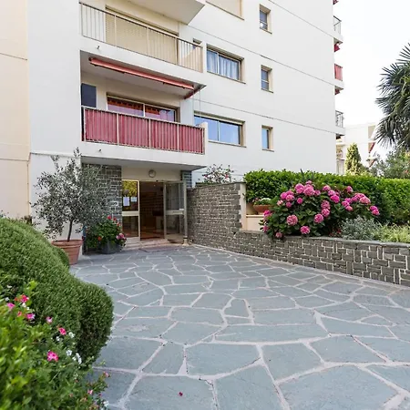 Apartment Sea View Large 2 Bdrs Swimming Pool & Parking