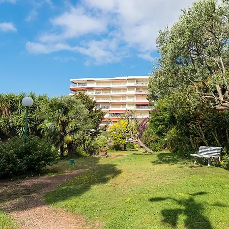 Sea View Large 2 Bdrs Swimming Pool & Parking Apartment Antibes