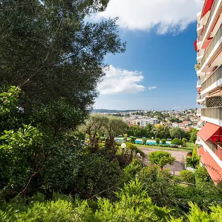 Sea View Large 2 Bdrs Swimming Pool & Parking Apartment