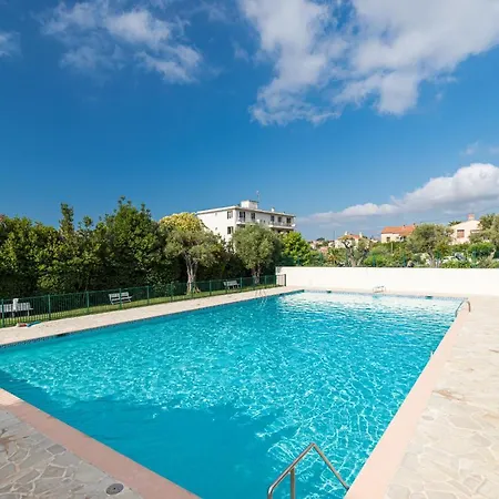 Apartment Sea View Large 2 Bdrs Swimming Pool & Parking