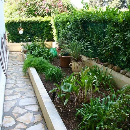 Sea View Large 2 Bdrs Swimming Pool & Parking Apartment Antibes